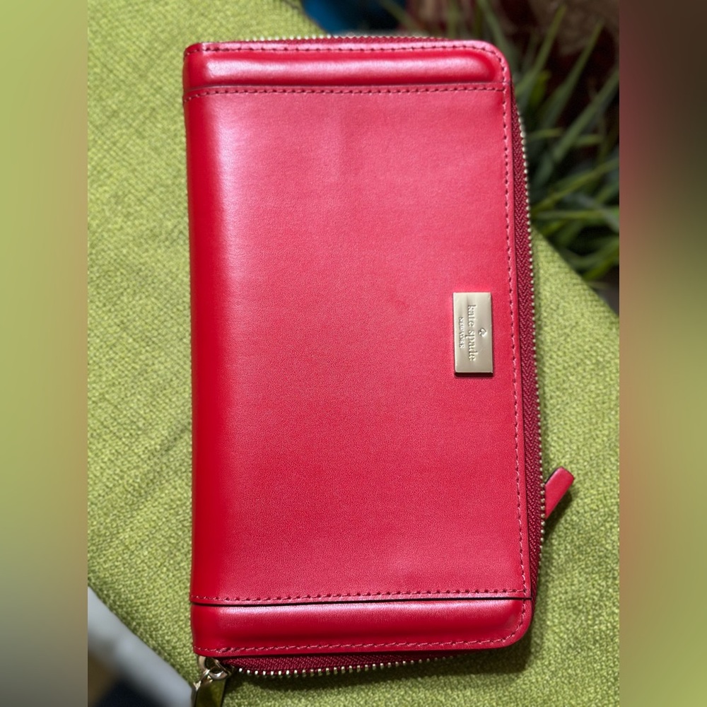 LARGE KATE SPADE WALLET